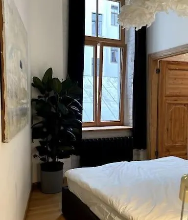 The Artist / 1 Bedroom W/ Piano Next To A Park