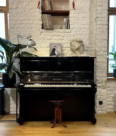 The Artist / 1 Bedroom W/ Piano Next To A Park *