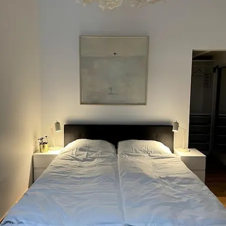 Apartment The Artist / 1 Bedroom W/ Piano Next To A Park