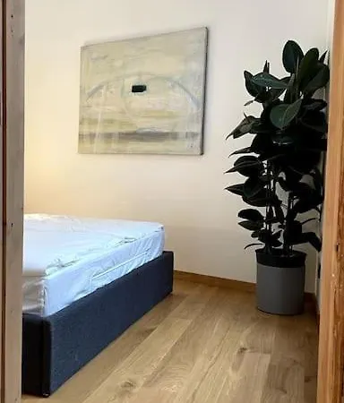 The Artist / 1 Bedroom W/ Piano Next To A Park *