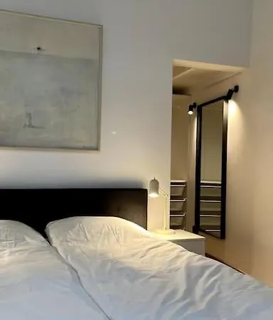 The Artist / 1 Bedroom W/ Piano Next To A Park